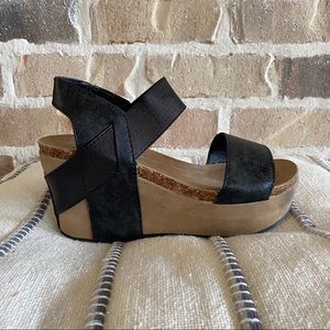 Brand New Pierre Dumas Hester Wedges Size 10!